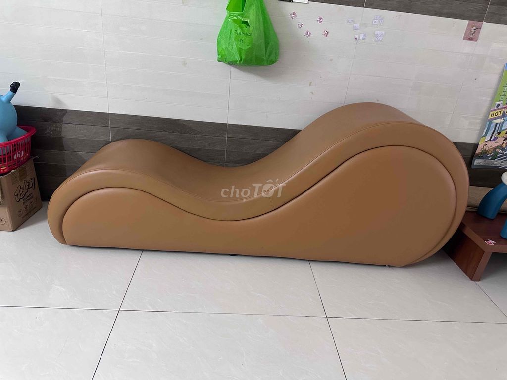 Ghế sofa tình yêu da màu Nâu. Mua bán Bàn ghế tại Quận Lê Chân Hải Phòng được đăng bởi Sửa bếp gas nhật hình 1