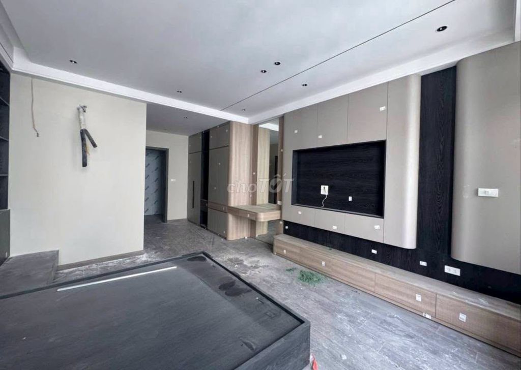 Nhà 50m2 có thang máy, gara 7 chỗ, ngõ 6m Bát Khối - ảnh 3