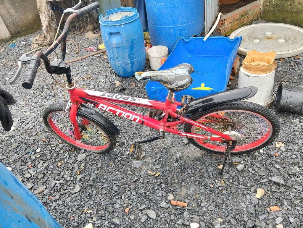 Xe đạp trẻ em Action màu Đỏ. Mua bán Xe đạp tại Huyện Bình Chánh Tp Hồ Chí Minh được đăng bởi Lê Hoàng phúc Lê hình 1