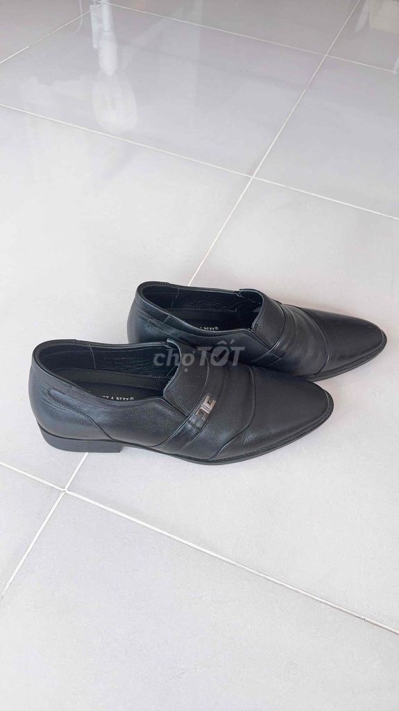 Giày tây Nam Hồng Thạnh size 42 Đen. Mua bán Giày dép tại Quận Phú Nhuận Tp Hồ Chí Minh được đăng bởi A Thanh hình 1