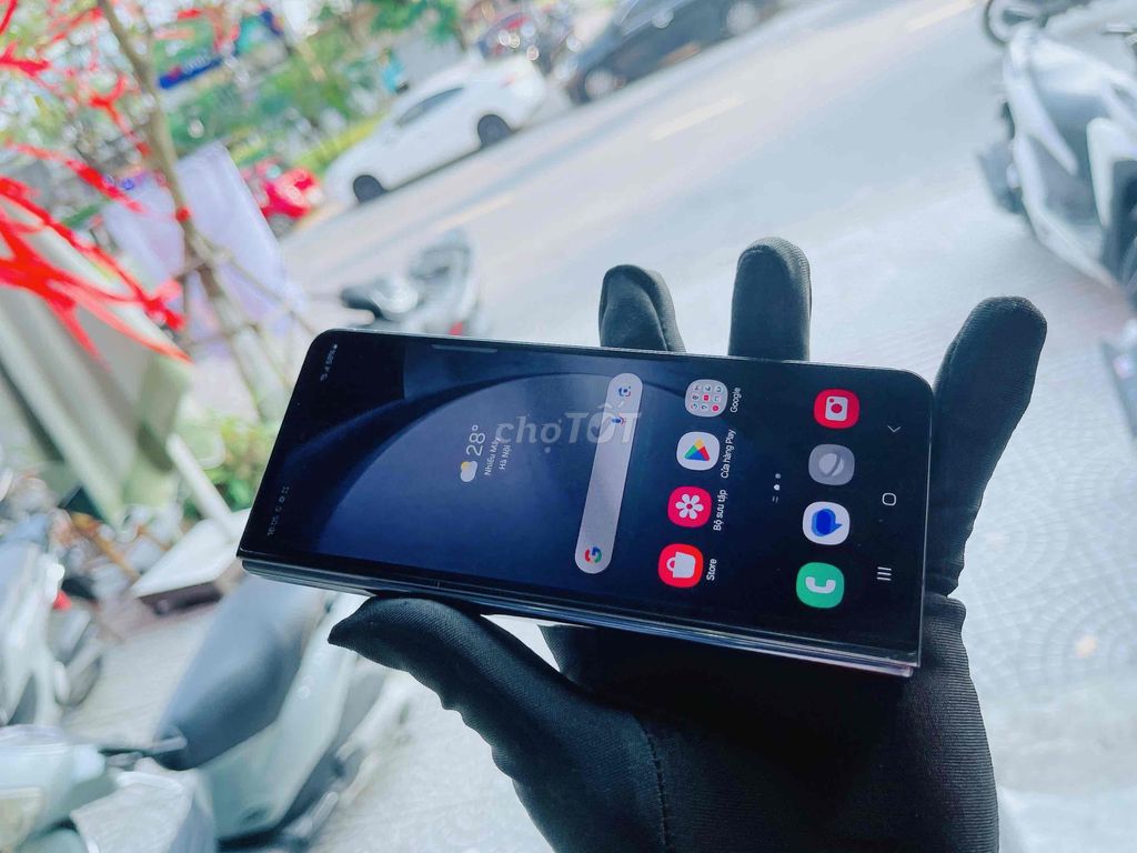 Samsung Z Fold 5 256G màu đen bản Hàn 99% rin Áp. Mua bán Điện thoại tại Quận Hải Châu Đà Nẵng được đăng bởi TUẤN LUXURY MOBILE ĐÀ NẴNG hình 1