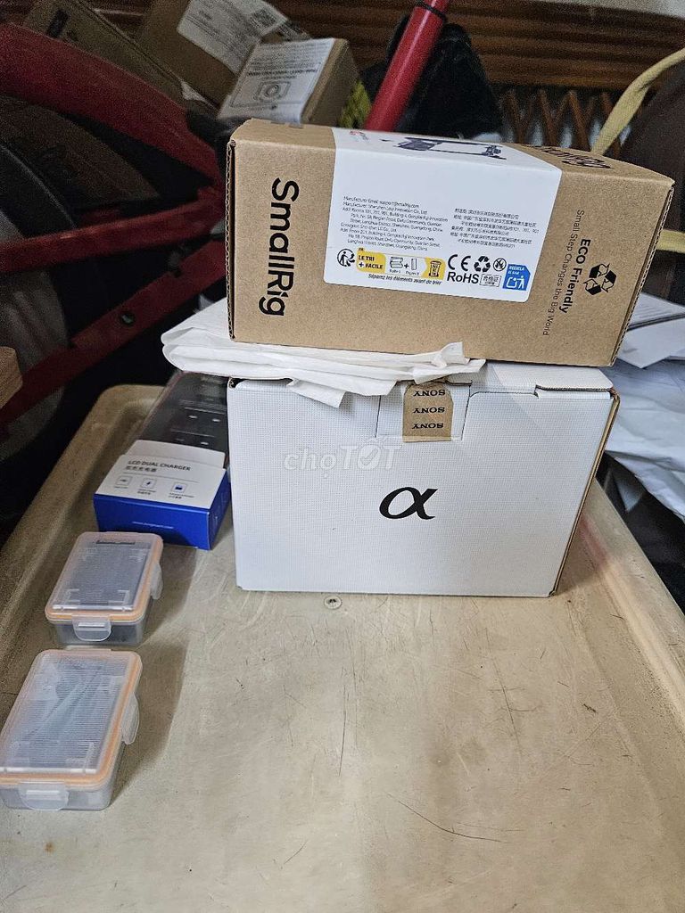 Sony zve10 + smallrig + đèn LED rgb + 2 pin kingma