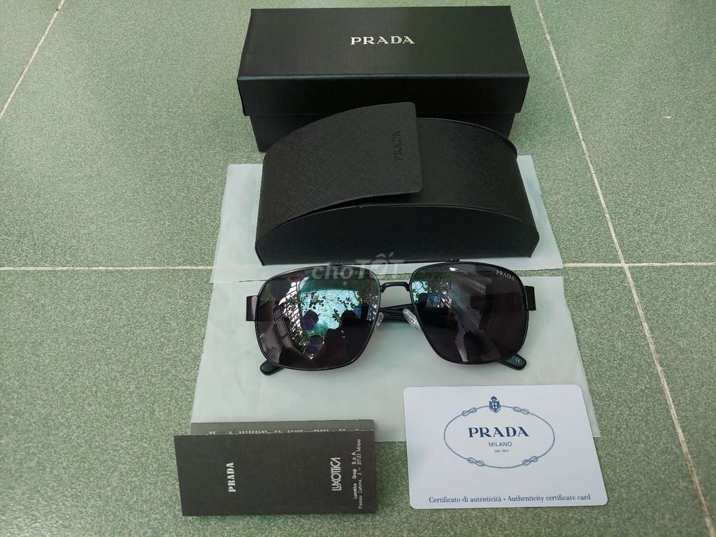 Kính đeo mắt hiệu Prada (Made in Italy)