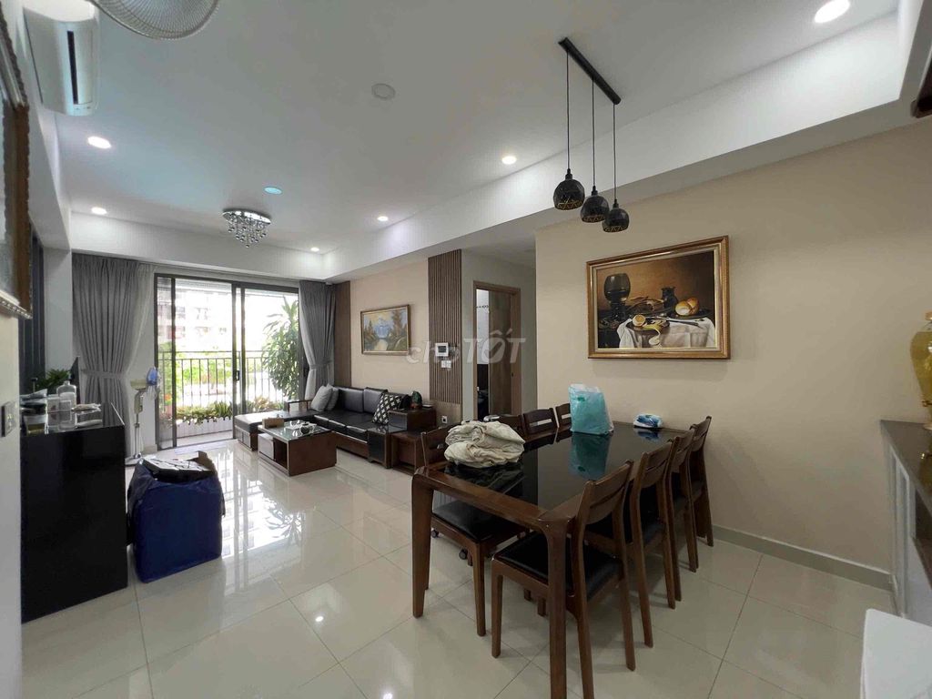 Căn hộ cao cấp thiết kế 3 phòng ngủ view thoáng mát