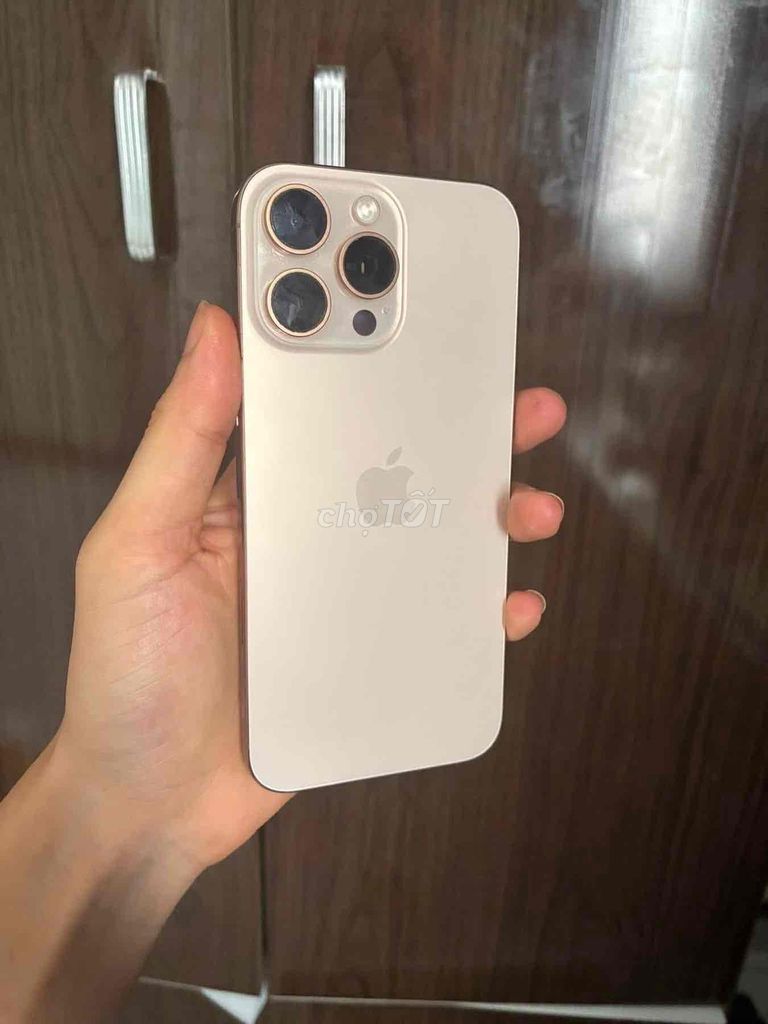 Apple iPhone 16 Pro Max Vàng Đã sử dụng. Mua bán Điện thoại tại Quận 7 Tp Hồ Chí Minh được đăng bởi huy hình 1