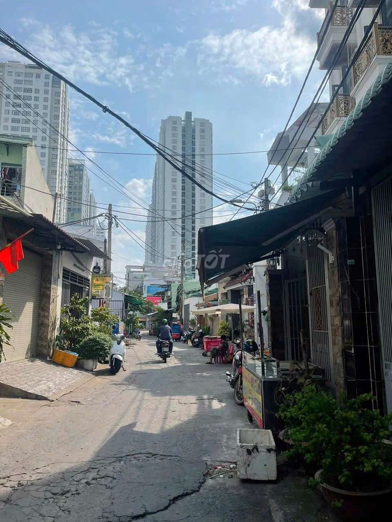 bán nhà trêt tiện xây mới gần TTTM Parcmall