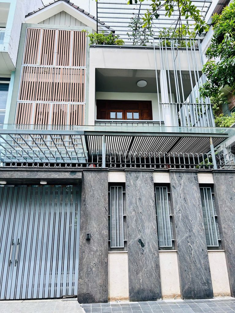 Аренда · 4 комн. · 110 м² · Quận Tân Bình, ул. Đường Cửu Long