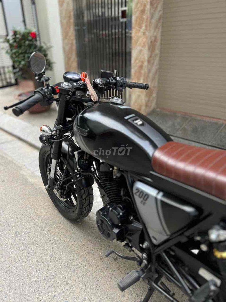 GPX LEGEND 200  góp trước O đồng OK .xe lướt. Mua bán Xe máy tại Quận Cầu Giấy Hà Nội được đăng bởi Tong motor xe may hình 9