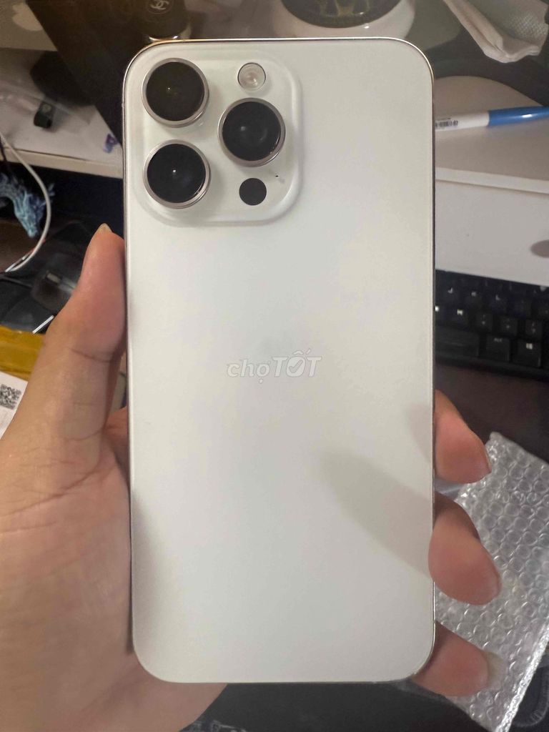 iPhone 15 Pro Max 256GB Trắng. Mua bán Điện thoại tại Quận 6 Tp Hồ Chí Minh được đăng bởi lôi thanh lộc hình 1