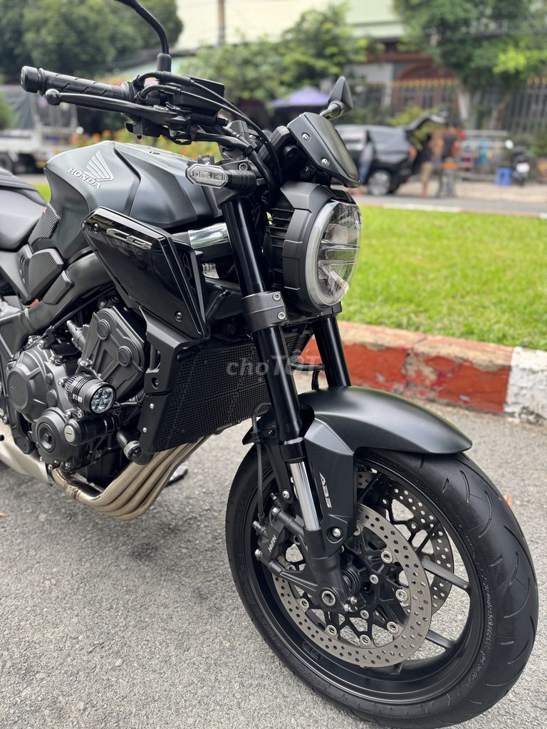 Cần Bán Cb650/2023 Black Edition Bs Tp Chạy Lướt