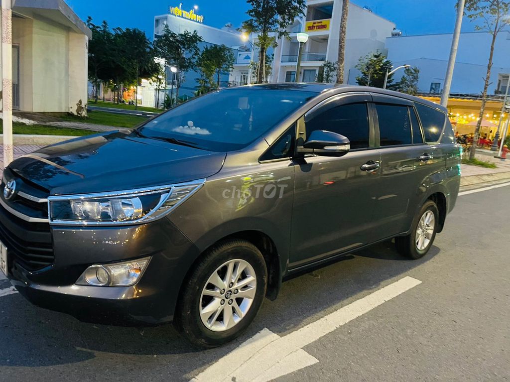 Toyota Innova 2017 2.0E - 149000 km