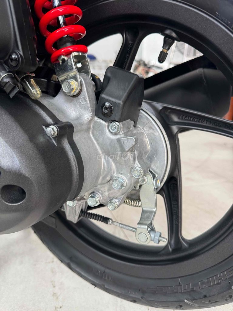 Honda Vision 2022 Bản Cá Tính Chạy 3.600Km Như Mới. Mua bán Xe máy tại Thành phố Long Xuyên An Giang được đăng bởi Cửa Hàng Xe Minh Hạnh hình 12