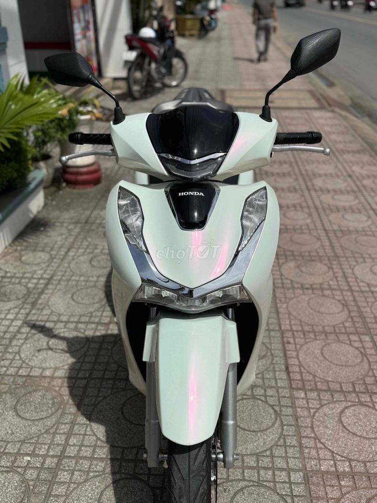 Honda SH 125 2022 Trắng ánh cam hồng. Mua bán Xe máy tại Thành phố Thuận An Bình Dương được đăng bởi Xe Máy Minh Tú Bình Dương hình 1