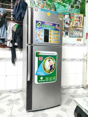 Tủ lạnh Sharp 320 lí máy móc zin sạch sẽ mát nhanh. Mua bán Tủ lạnh tại Quận 12 Tp Hồ Chí Minh được đăng bởi Hà Trung Hiếu