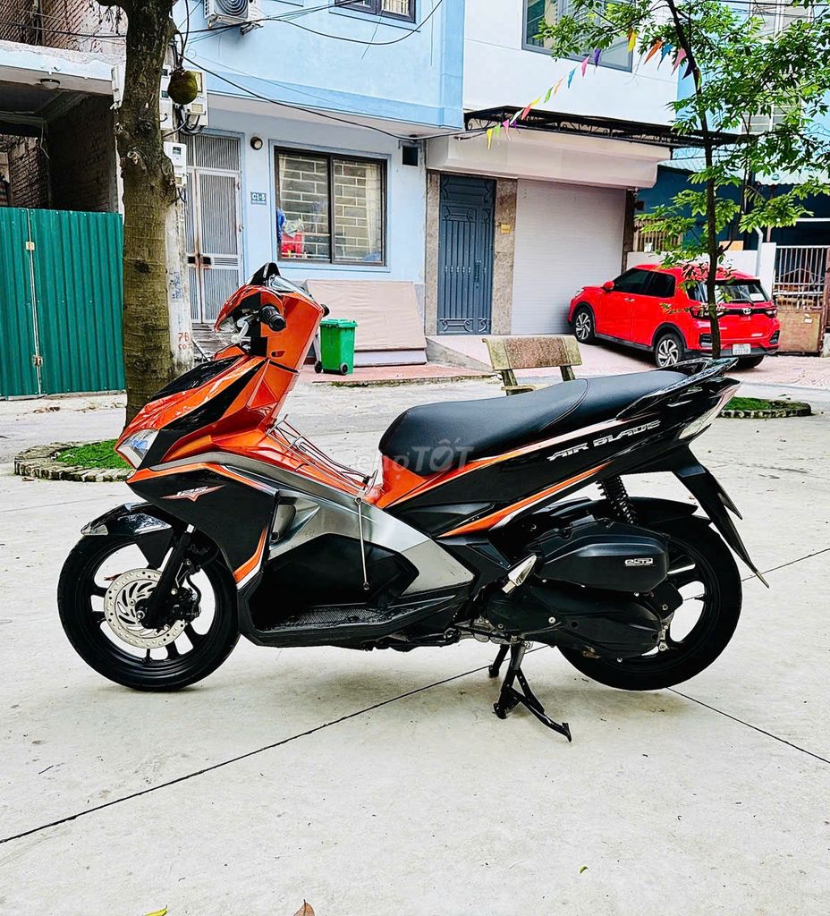 Honda AirBlade 125 chính chủ biển Hà Nội. Mua bán Xe máy tại Quận Bắc Từ Liêm Hà Nội được đăng bởi XE MÁY ÁNH QUÂN hình 2