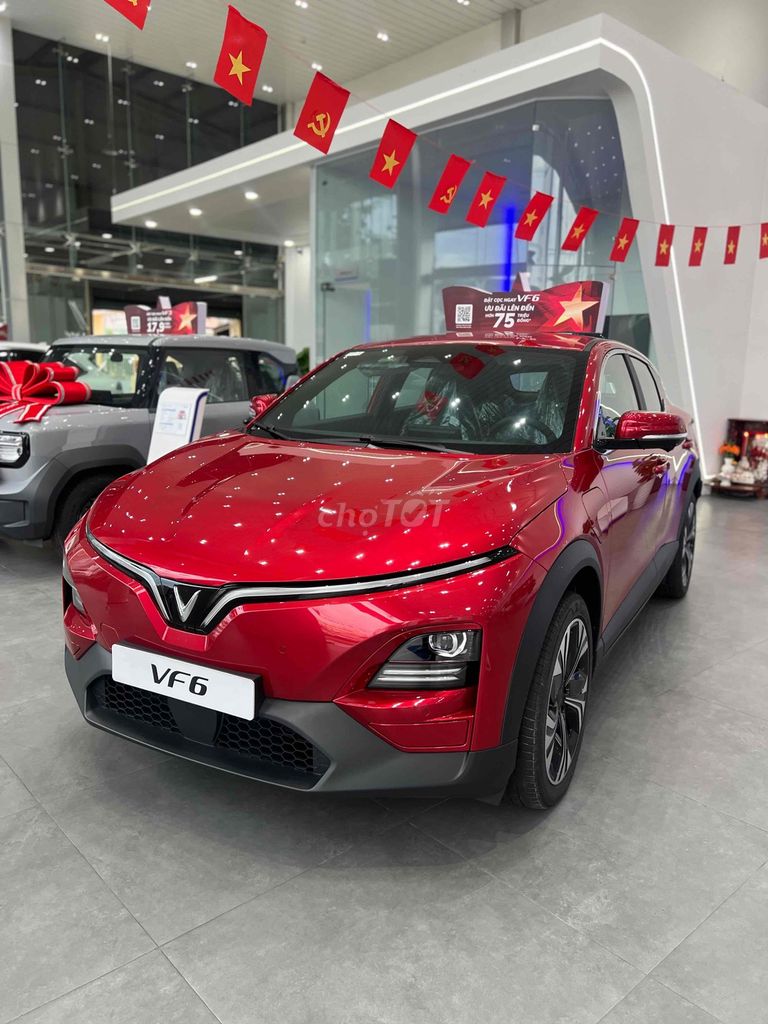 VF6 Plus Đỏ mới 100%, xe sẳn giao ngay. Mua bán Ô tô tại Quận 12 Tp Hồ Chí Minh được đăng bởi VinFast An Sương Quốc Lộ 1A hình 2