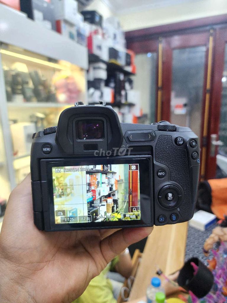 Canon R + Ngàm + 50L. Mua bán Máy ảnh, Máy quay tại Quận Hai Bà Trưng Hà Nội được đăng bởi Máy Ảnh Tốt MAYANHTOT hình 2
