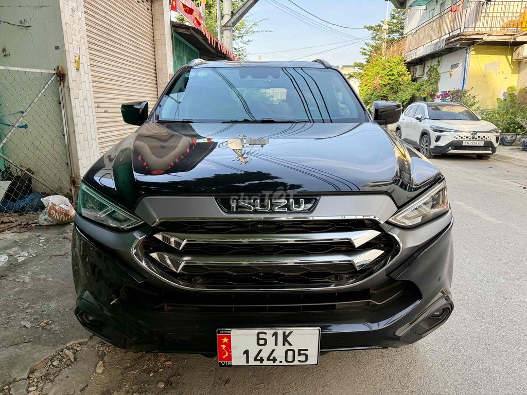 Isuzu Mu X 2022 - bản Pre 4x4 odo 9000km. Mua bán Ô tô tại Quận Gò Vấp Tp Hồ Chí Minh được đăng bởi Bình An Ôtô  hình 2