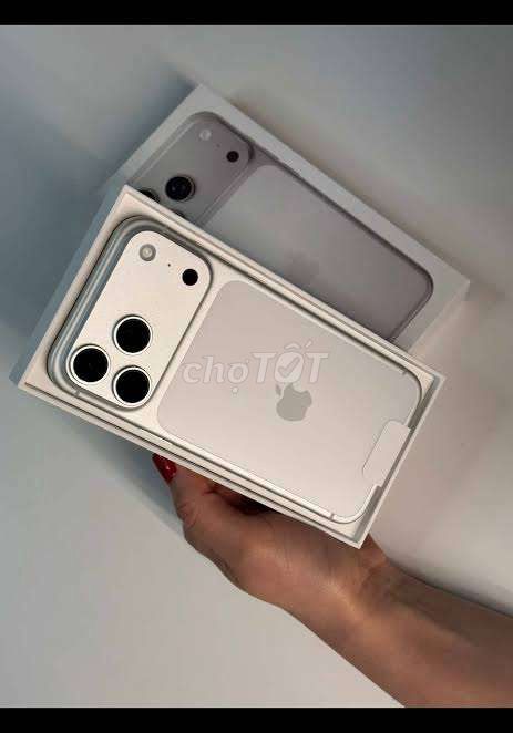 iPhone 17 Pro Max Bạc Mới. Mua bán Điện thoại tại Huyện Bình Chánh Tp Hồ Chí Minh được đăng bởi Thái Lê hình 1