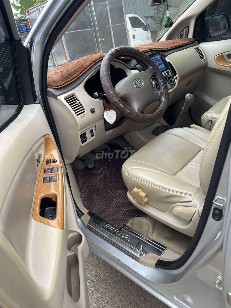 Innova 206 G xịn.xe chính chủ zin đẹp.có màn hình. Mua bán Ô tô tại Huyện Bình Chánh Tp Hồ Chí Minh được đăng bởi Nguyễn Nguyên hình 4