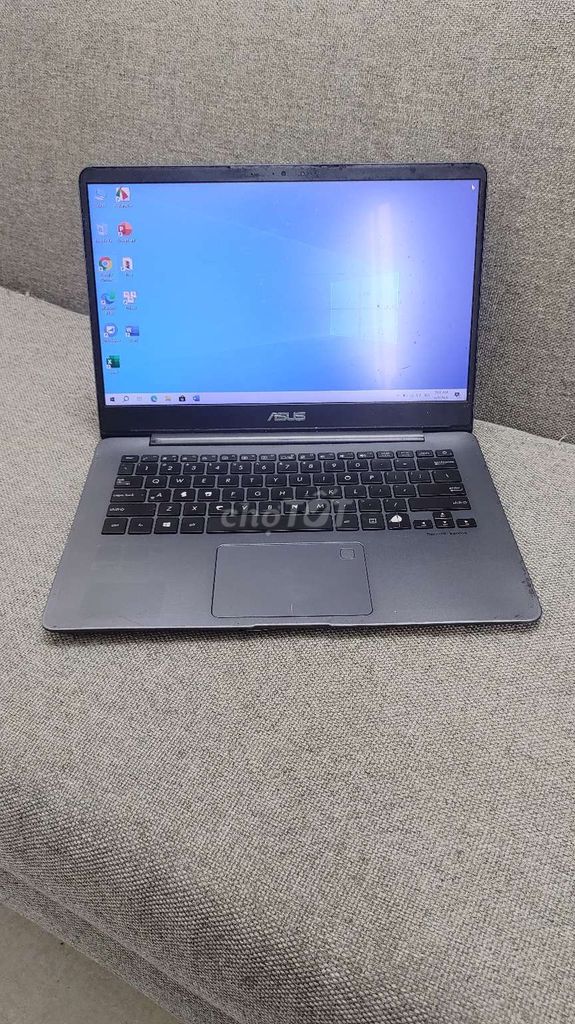 ASUS UX430U i5-7200U 8GB/256GB Like New. Mua bán Laptop tại Quận Tây Hồ Hà Nội được đăng bởi Đặng Cao Sơn hình 1