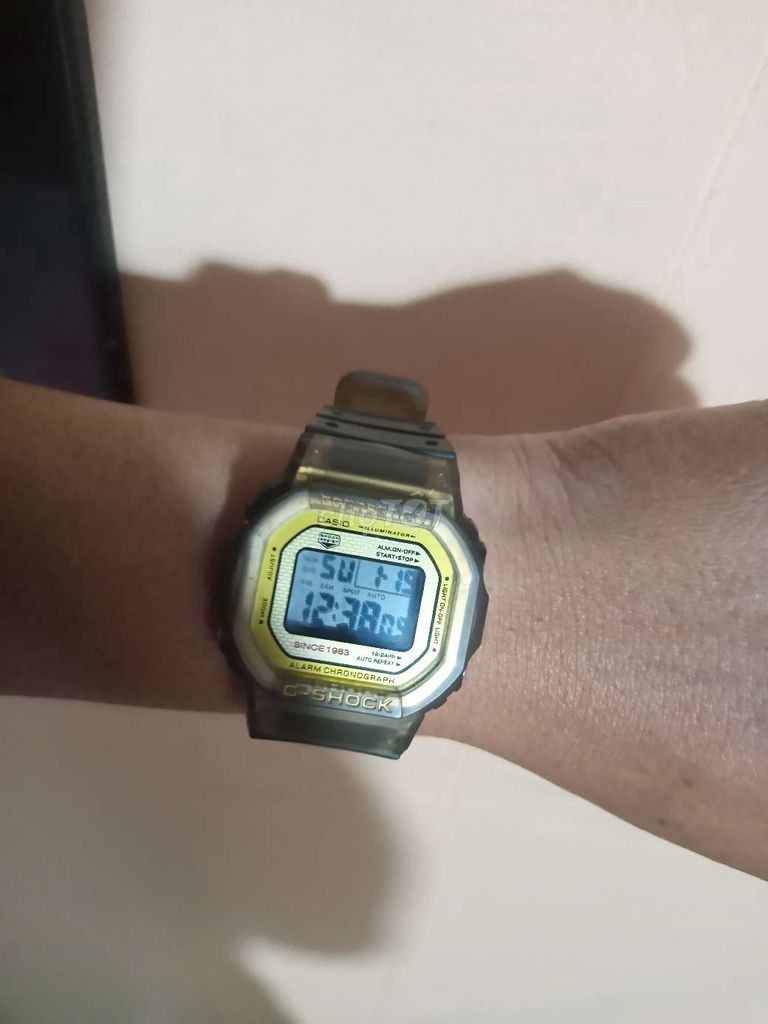 Casio dw-5035e chính hãng, kẹt tiền bán cho ae