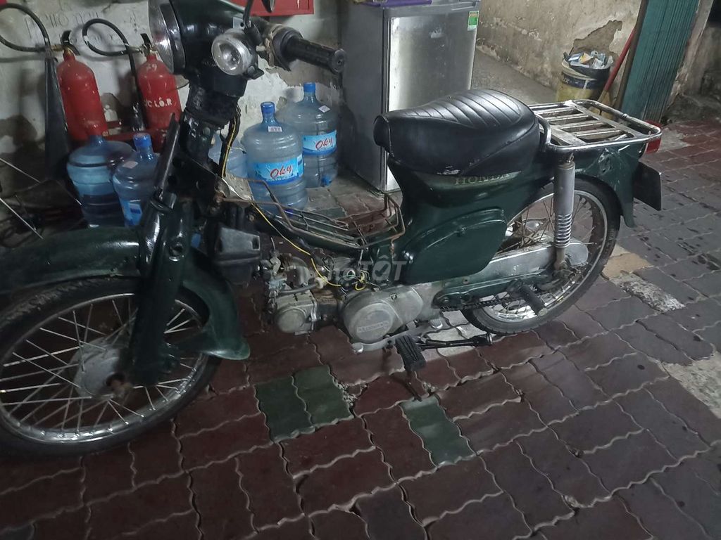 Honda Cub 81 50 học sinh zin đẹp máy êm giấy TPHCM. Mua bán Xe máy tại Quận 10 Tp Hồ Chí Minh được đăng bởi văn phúc  hình 1