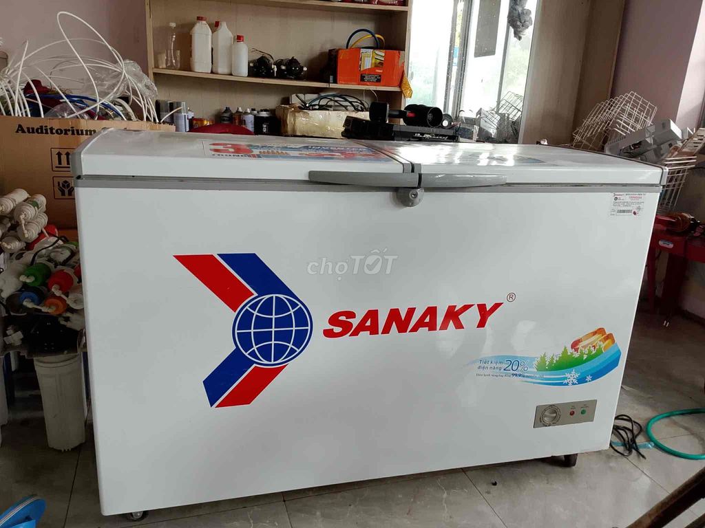 Tủ đông Sanaky cần bán lại còn rất mới 300lit. Mua bán Tủ lạnh tại Thành phố Buôn Ma Thuột Đắk Lắk được đăng bởi Đức phong hình 1