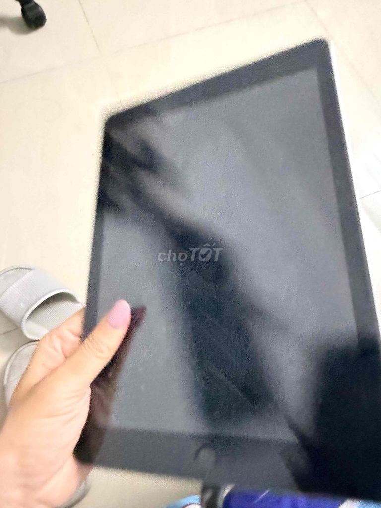 Apple iPad Gen 5th 64GB Xám. Mua bán Máy tính bảng tại Quận Phú Nhuận Tp Hồ Chí Minh được đăng bởi Mỹ Kim hình 1