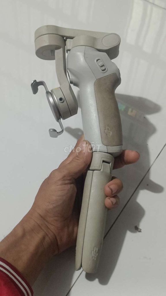 DJI Osmo Mobile 4 Xám. Mua bán Phụ kiện (Màn hình, Chuột...) tại Huyện An Phú An Giang được đăng bởi Lê Tấn Lộc hình 1
