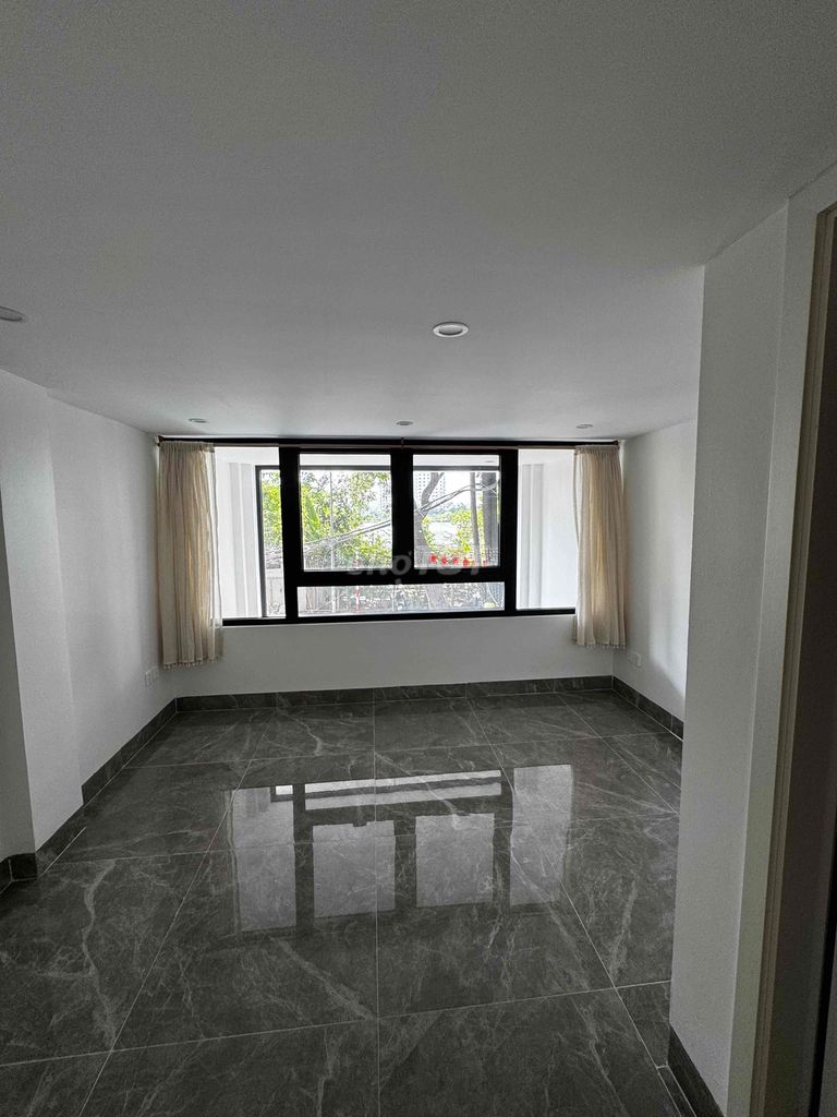 Chính chủ bán nhà mặt hồ