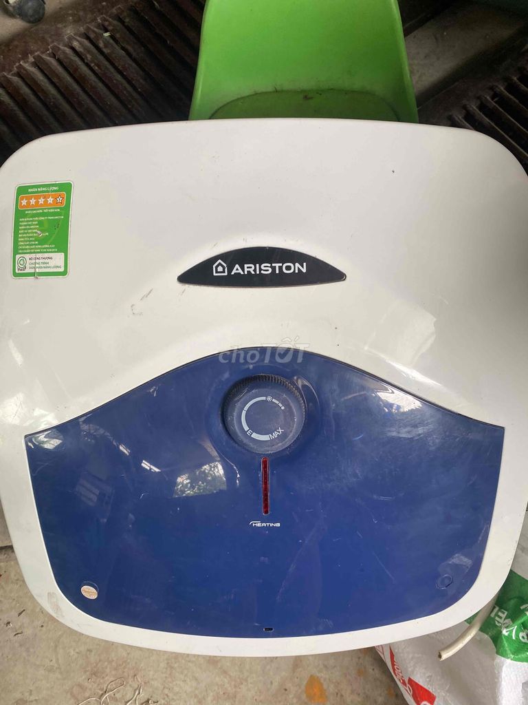 Bình nóng lạnh Ariston 30 lít BLU 30R 2.5 FE