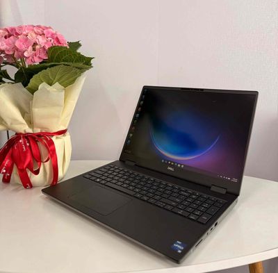 Dell Precision 7670 i7-1285HX 32GB/512GB/8GB