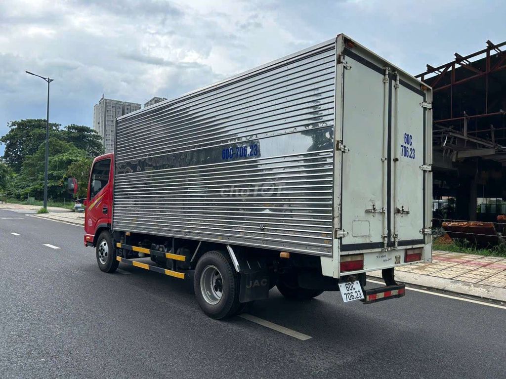 Bán JAC 3T49, THÙNG KÍN DÀI 4m4, SX 2020. Mua bán Xe tải, xe ben tại Quận Tân Phú Tp Hồ Chí Minh được đăng bởi VƯƠN CAO  hình 3