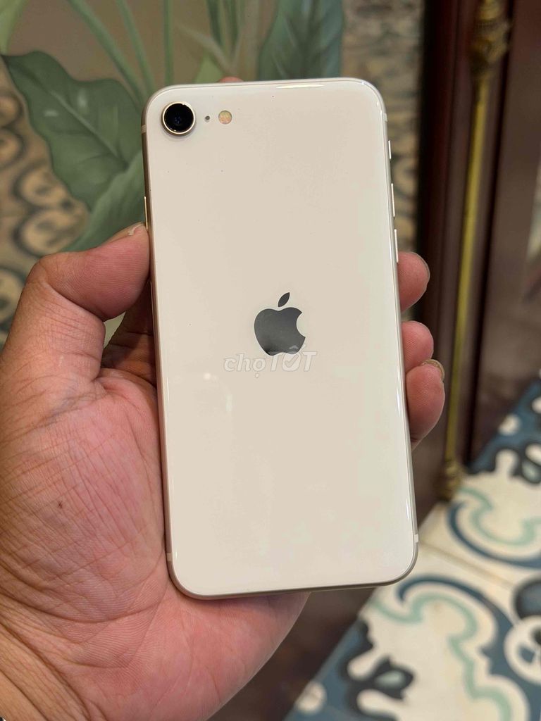 Apple iPhone SE 3 64GB Trắng pin 88% ios 15. Mua bán Điện thoại tại Quận Hoàng Mai Hà Nội được đăng bởi Bui Gia Trong hình 1