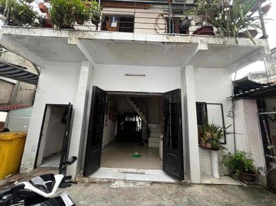 Cho thuê nhà ngay chợ Hóc Môn