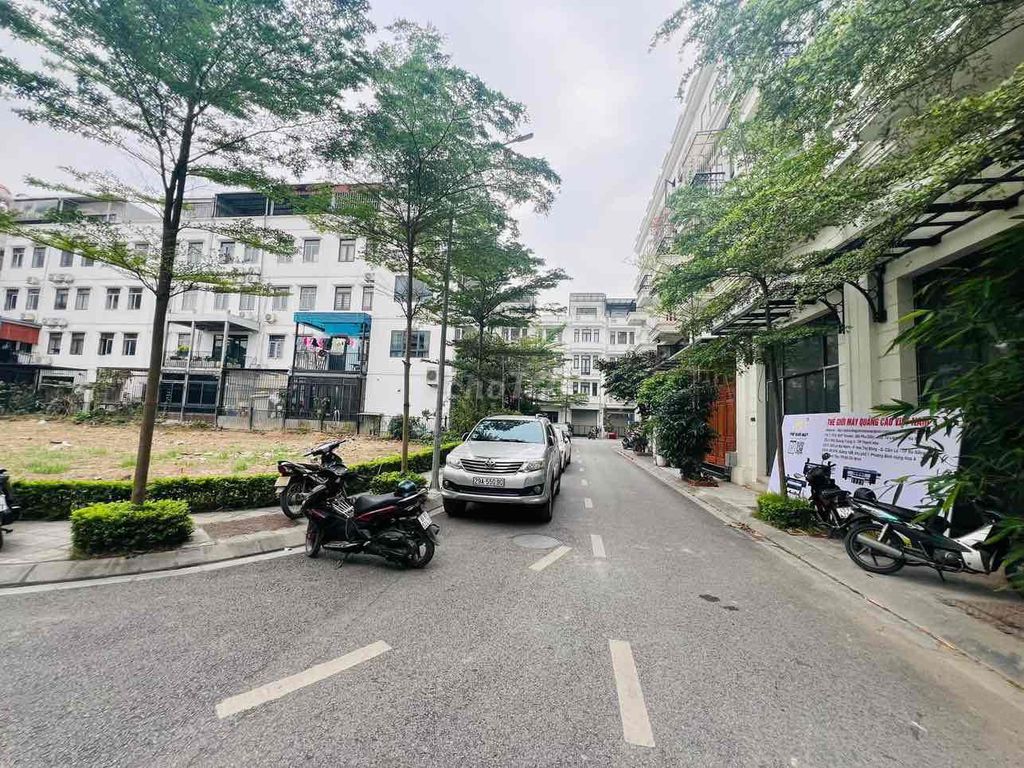 Bán khu liền kề Phú Diễn 2 mặt tiền ô tô tránh 60m2 5 tầng mt 5m giá 1