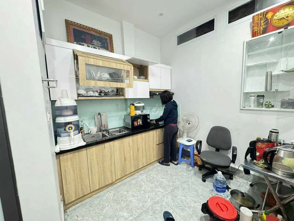 Bán nhà riêng sổ đỏ chính chủ phố hàng cháo quận đống đa 5 tầng 3,32. Mua bán nhà ở tại Quận Đống Đa Hà Nội được đăng bởi Kim Dung hình 1