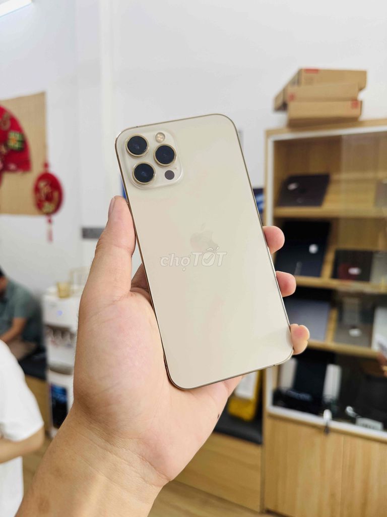 Apple iPhone 12 Pro Max 256GB Vàng. Mua bán Điện thoại tại Quận Đống Đa Hà Nội được đăng bởi Nguyễn Đức  hình 1