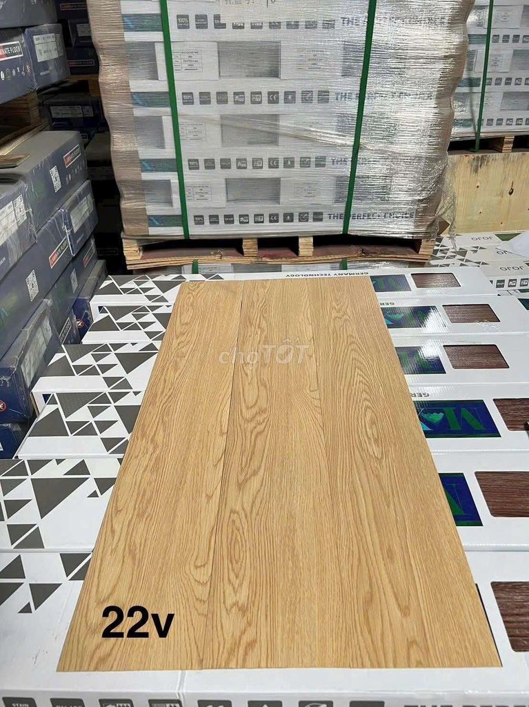 Sàn nhựa giả gỗ tự dán 1.6mm - 3mm. Mua bán Nội thất, đồ gia dụng khác tại Quận Tân Bình Tp Hồ Chí Minh được đăng bởi Lyna Huynh hình 1