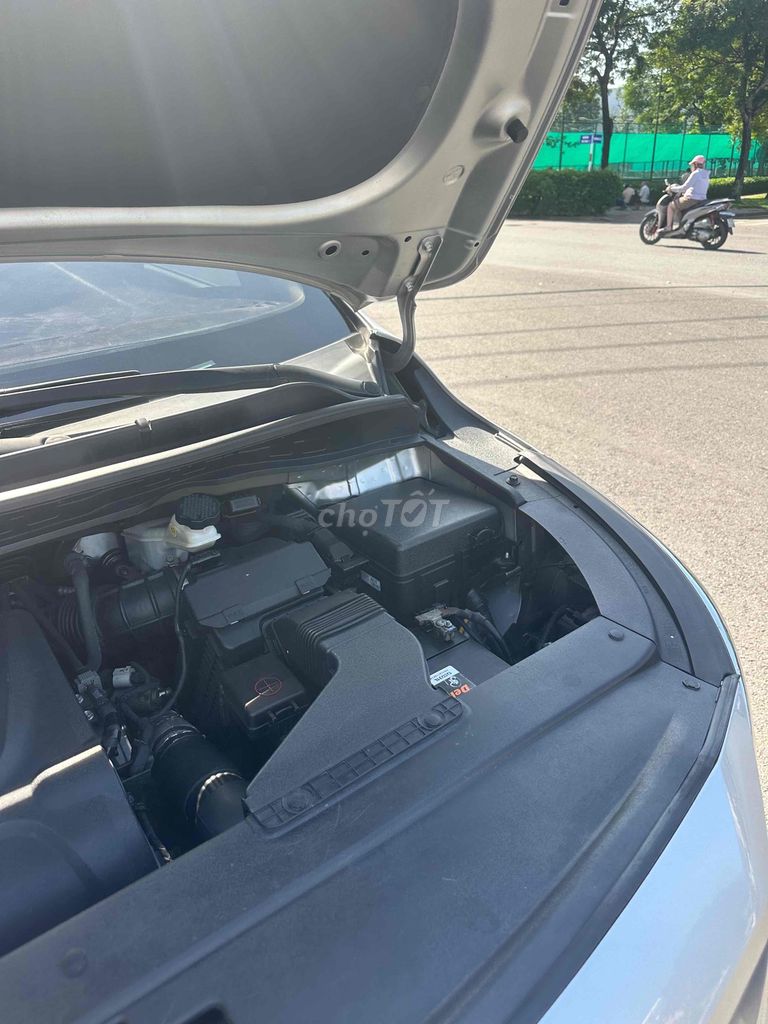 Kia Sedona 2016 bản full máy dầu. máy zin ko lỗi. Mua bán Ô tô tại Quận Tân Phú Tp Hồ Chí Minh được đăng bởi Phan Ngọc Lơi hình 12