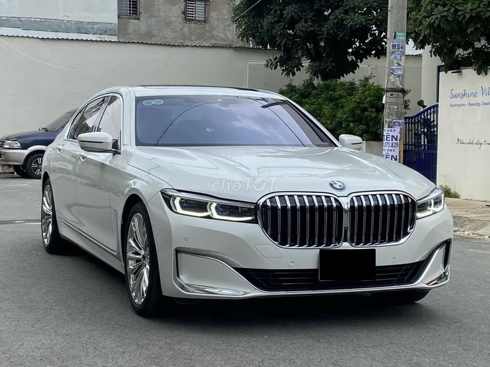 BMW 740Li 2020 белого цвета, импорт из Германии