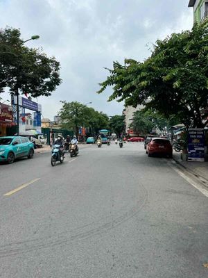 NHÀ NGỌC LÂM GẦN PHỐ NGÕ NÔNG MỚI XÂY GIÁ TỐT. Mua bán nhà ở tại Quận Long Biên Hà Nội được đăng bởi Hà Trang