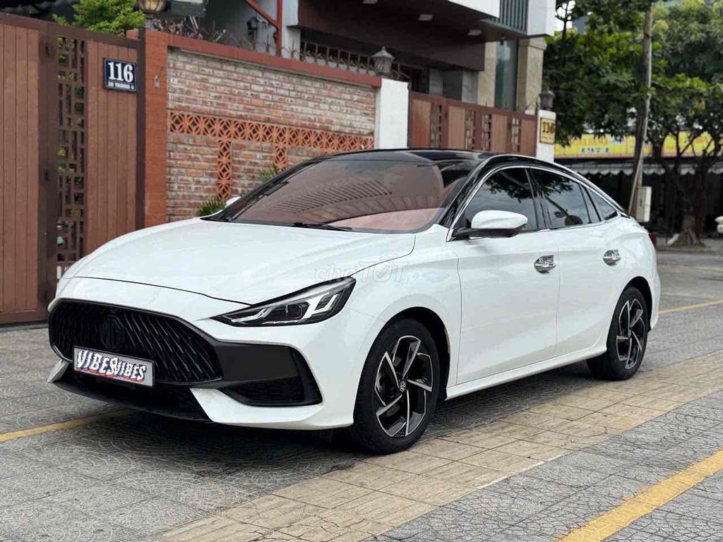 MG MG5 Роскошь 2022 Белая