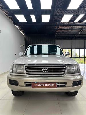 Toyota Land Cruiser Bạc