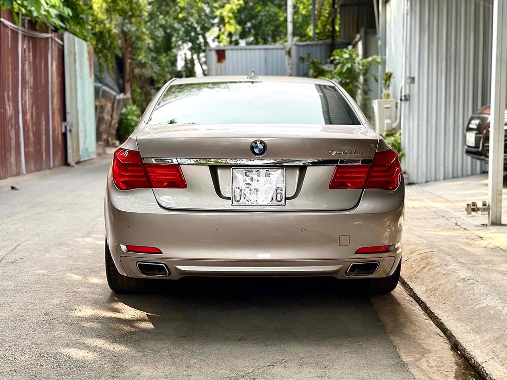 BMW 7 Series 2009 F02 new model dkld 2011. Mua bán Ô tô tại Quận Tân Phú Tp Hồ Chí Minh được đăng bởi Lê Băng Vinh hình 5