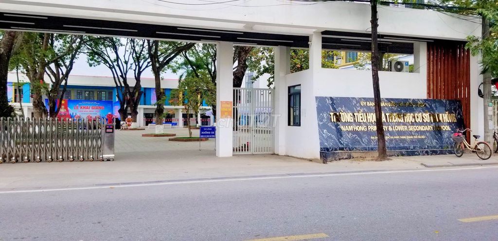 Продается дом Nam Hong - Phuc Thinh стоимостью 3 миллиарда долларов с земельным участком и домом C4