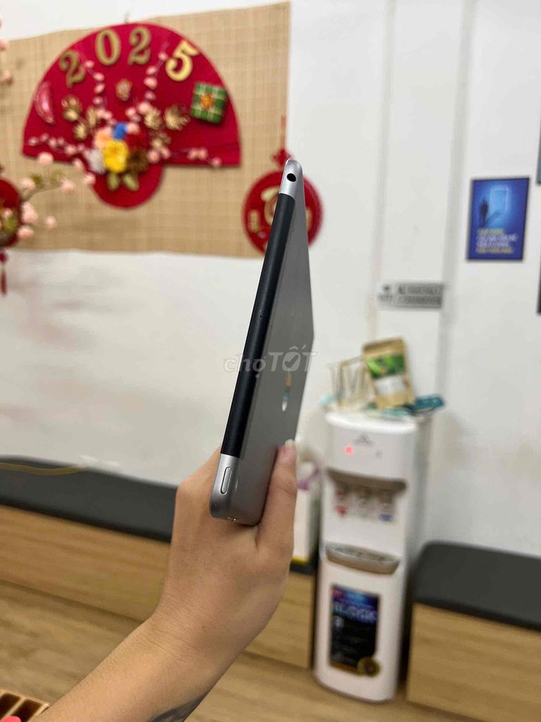 iPad Gen 6 Sx 2019 4G Wifi 32G Zin All Nguyên Bản. Mua bán Máy tính bảng tại Quận Đống Đa Hà Nội được đăng bởi Trung Kiên Trả Góp Bao Nợ Xấu hình 5