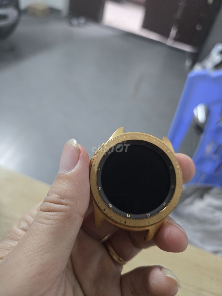 Samsung Galaxy Watch 1 42mm Vàng. Mua bán Thiết bị đeo thông minh tại Quận Đống Đa Hà Nội được đăng bởi Amz Store 1 hình 1