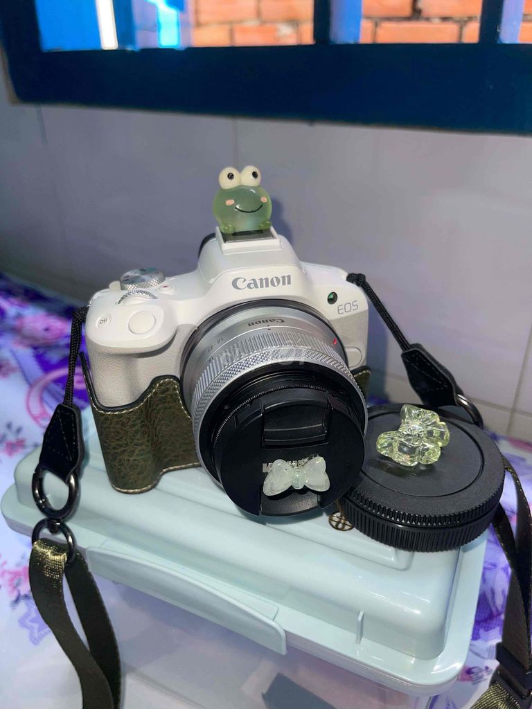 Máy ảnh Canon R50 Trắng kèm phụ kiện. Mua bán Máy ảnh, Máy quay tại Thành phố Thủ Đức Tp Hồ Chí Minh được đăng bởi Phan Thành Tài hình 1